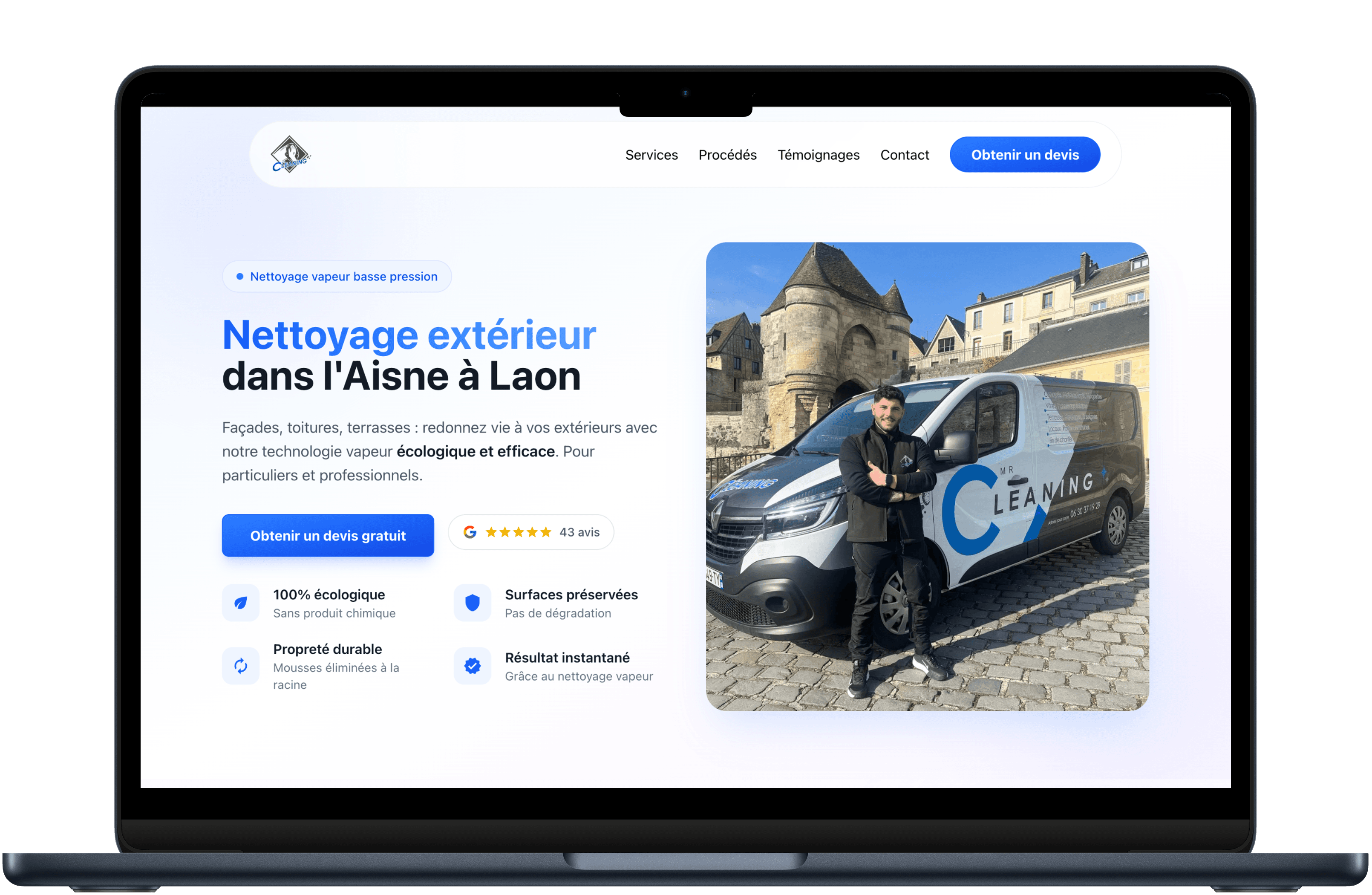 Exemple de site internet vitrine pour Mr Cleaning, entreprise de nettoyage, affiché sur un MacBook
